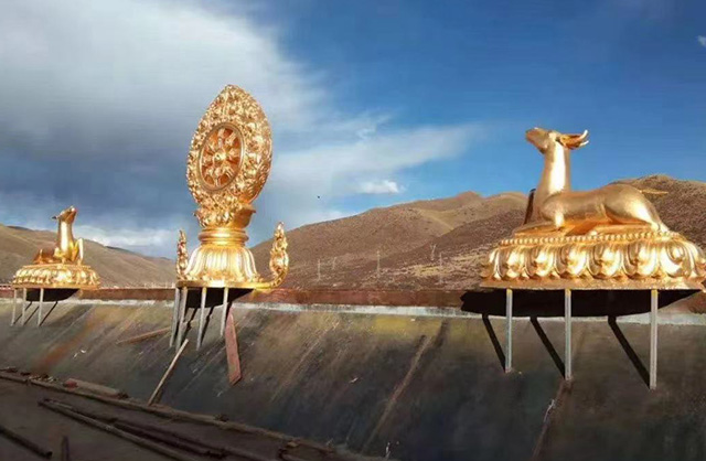 西藏外雕塑装饰贴金