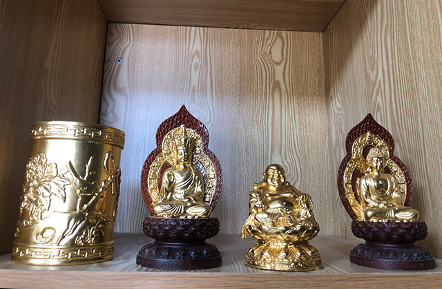 贴金笔筒，佛像