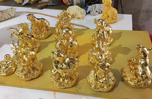 12生肖贴金摆件